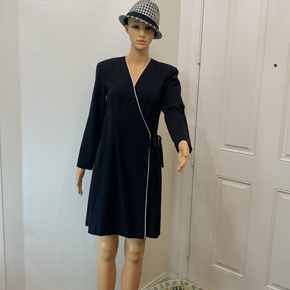 Harlow Dresses Sz 4 Black White Piping Mini Side Tie Wrap Long Sleeves Slimming - Picture 2 of 8